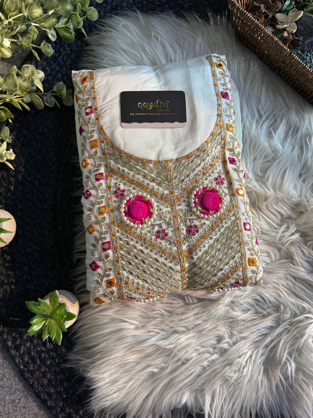 Graceful Roman Unstitched Silk Suit