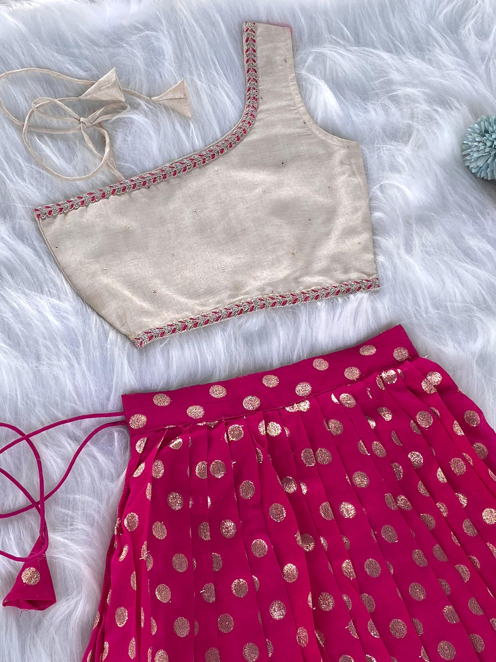 One-Shoulder Zari Set